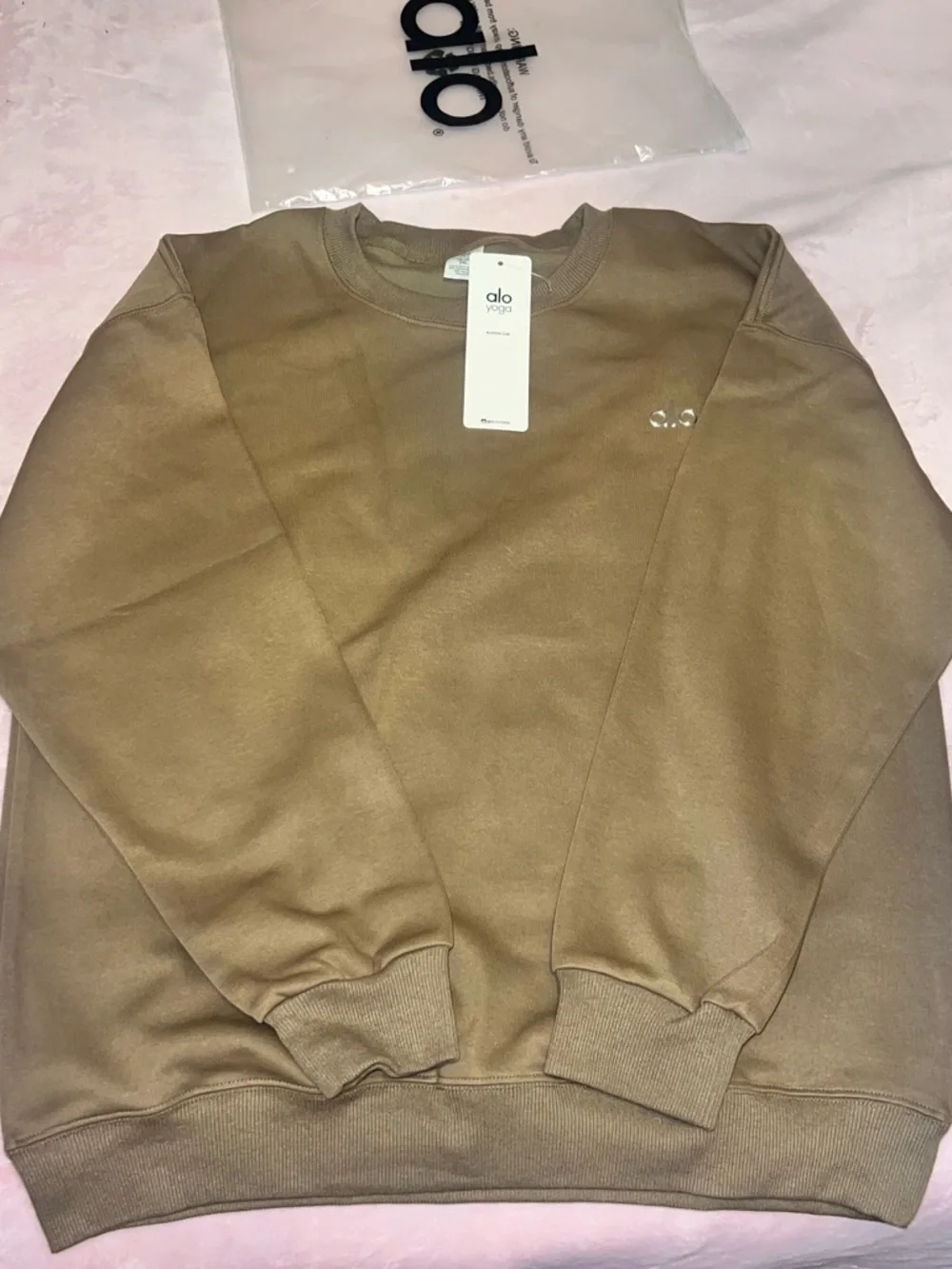 ALO Yoga Crewneck Sweatshirt in Brown Tan